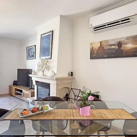 Chez Elena & Sea View Apartment *